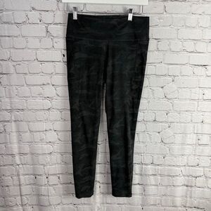 Vuori Clean Elevation Camo Leggings Size M   K